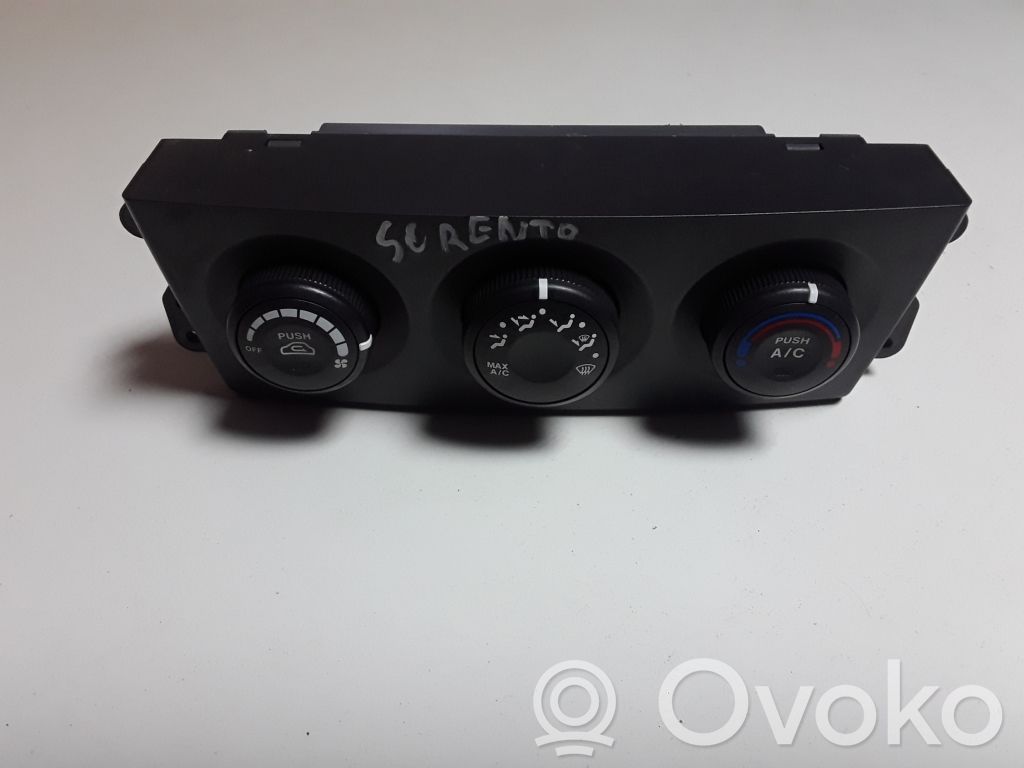KIA Sorento Air conditioner control unit module 