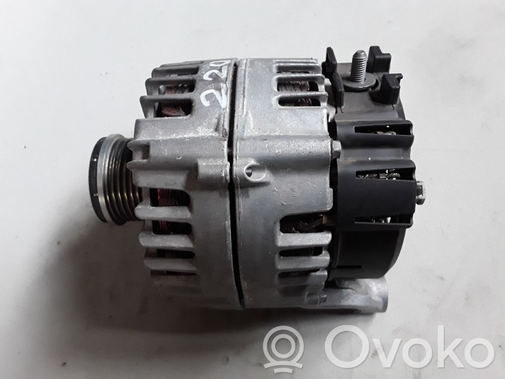 BMW 2 F22 F23 Ģenerators 