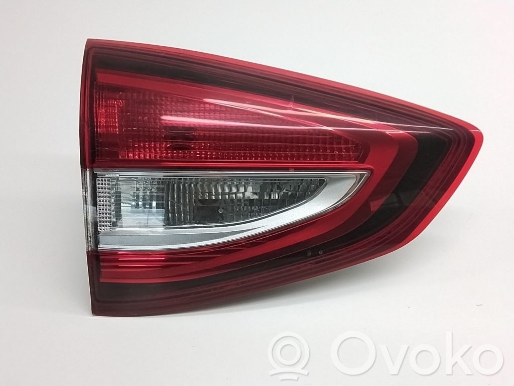 Ford C-MAX II Lampy tylnej klapy bagażnika 