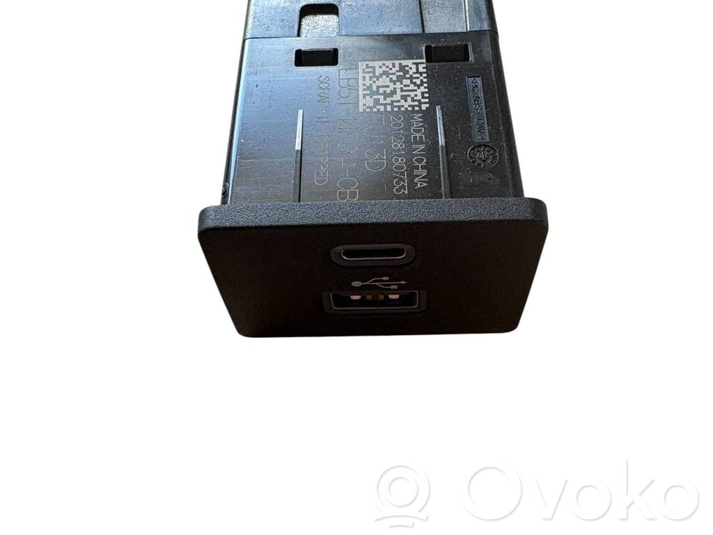 Ford Kuga III USB socket connector 