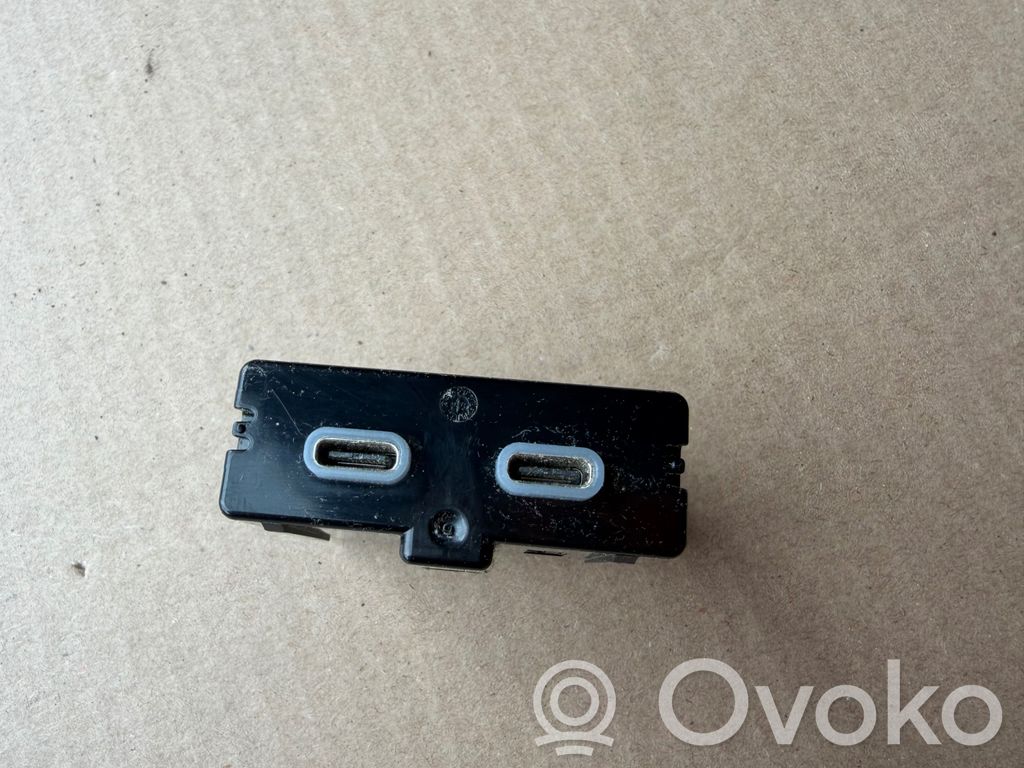 Cupra Formentor Connettore plug in USB 