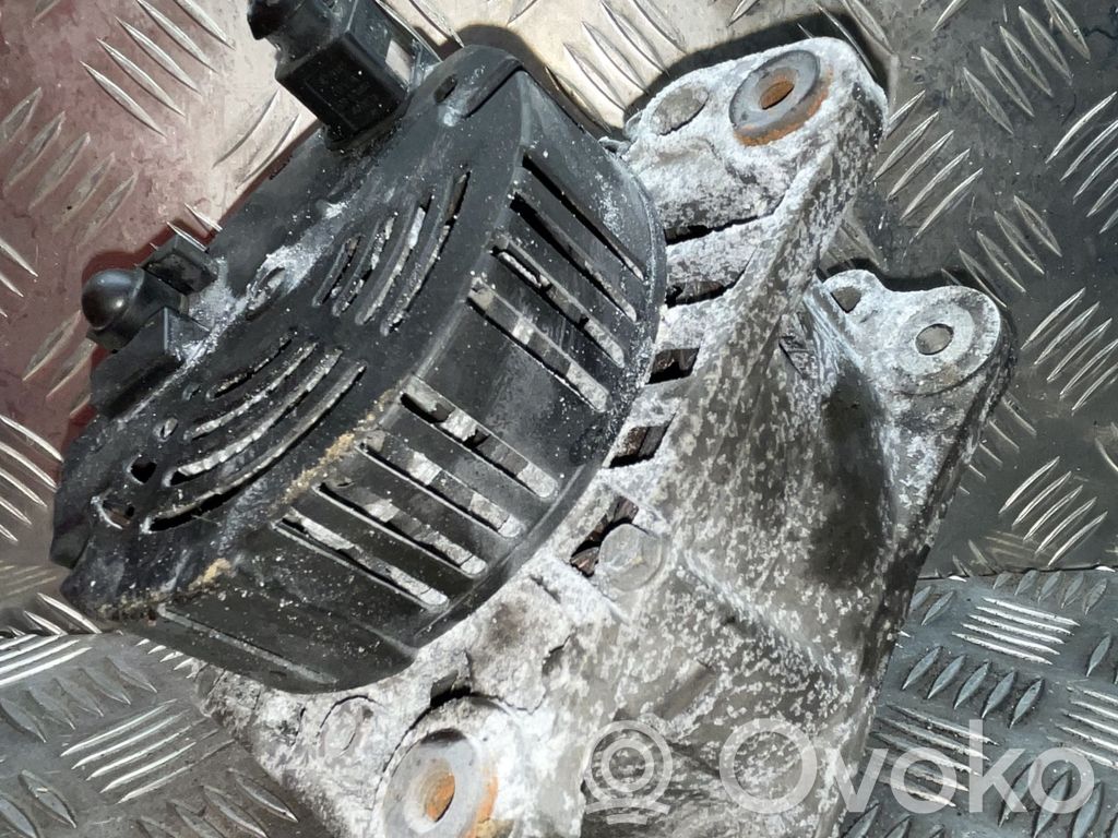 Volkswagen PASSAT B5 Alternator 