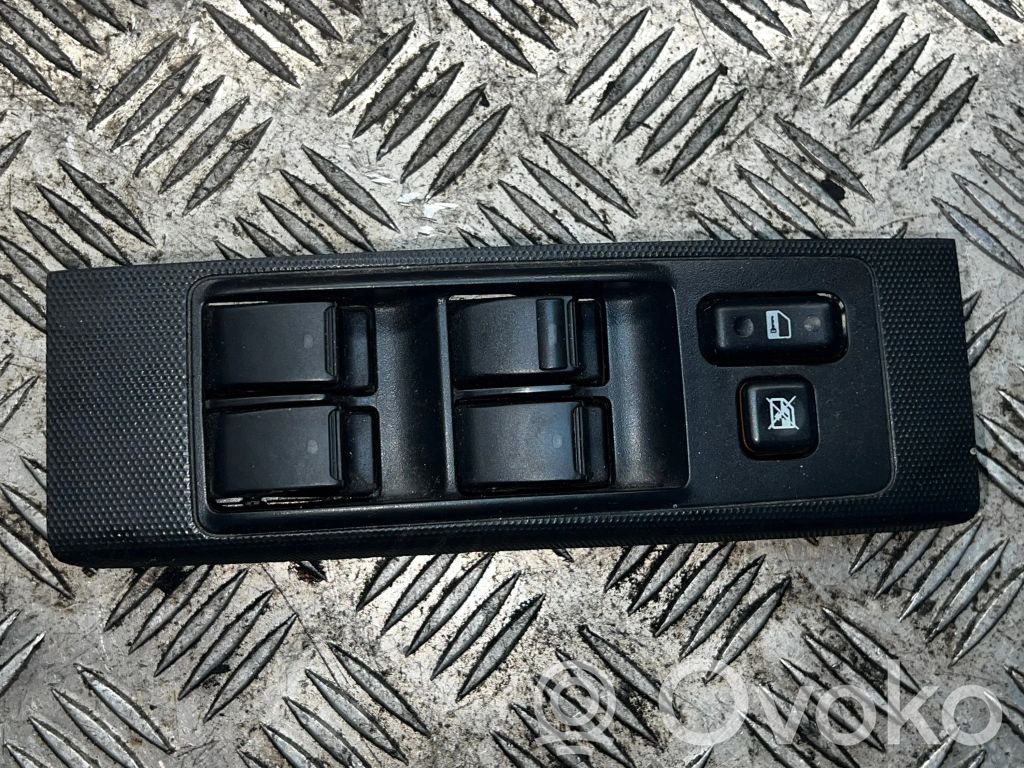 Toyota Corolla Verso AR10 Przyciski szyb 