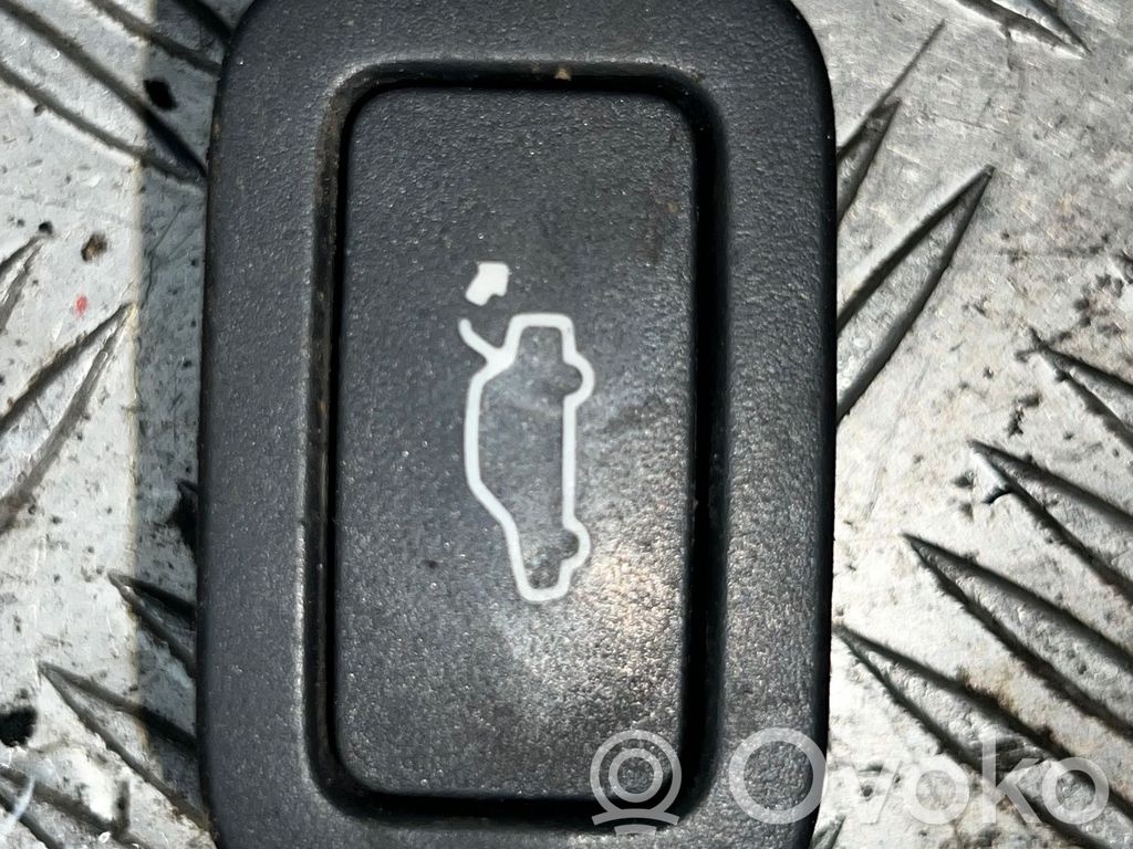 Tailgate opening switch   31264960