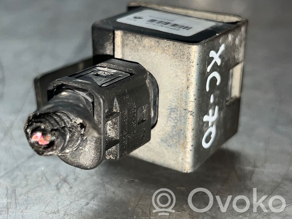 Volvo XC70 Airbag deployment crash/impact sensor 