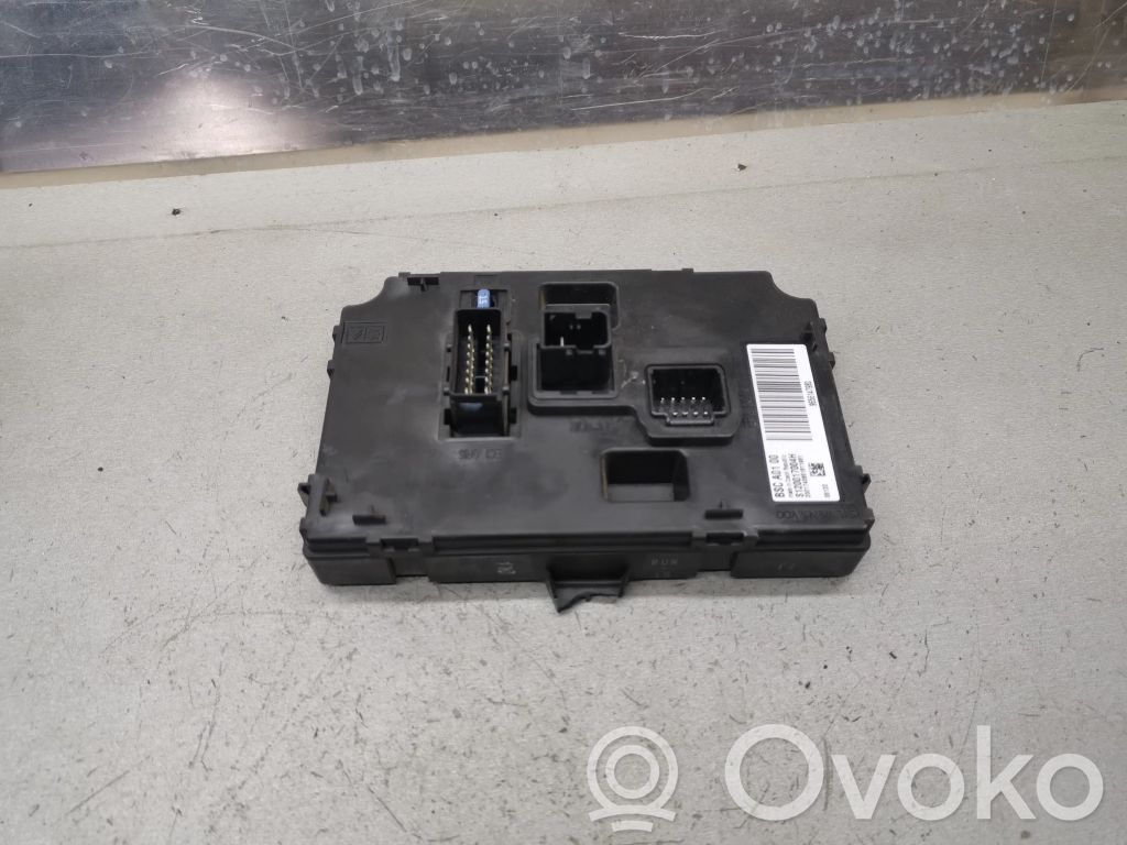 Peugeot 407 Module de fusibles 
