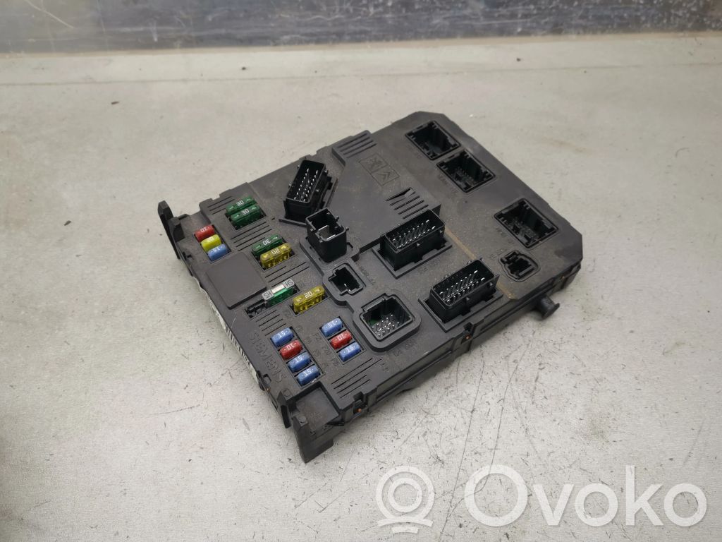 Peugeot 407 Módulo de fusible 