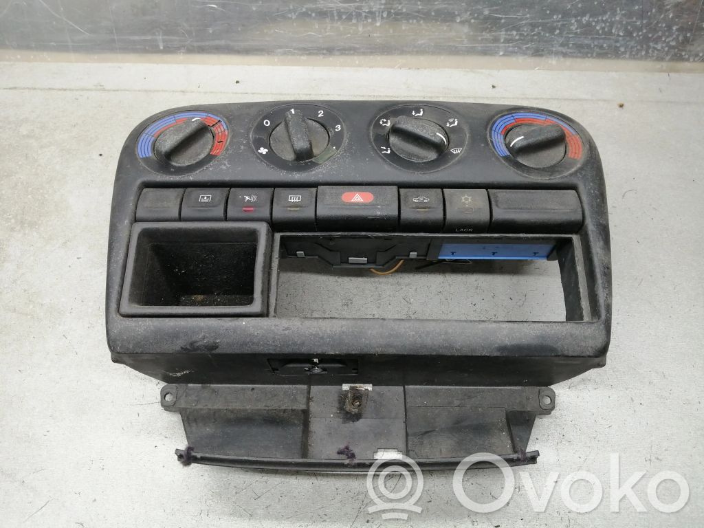 Opel Omega B1 Climate control unit 