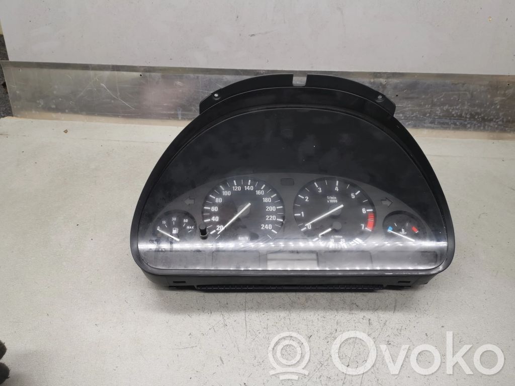 BMW 5 E39 Nopeusmittari (mittaristo) 