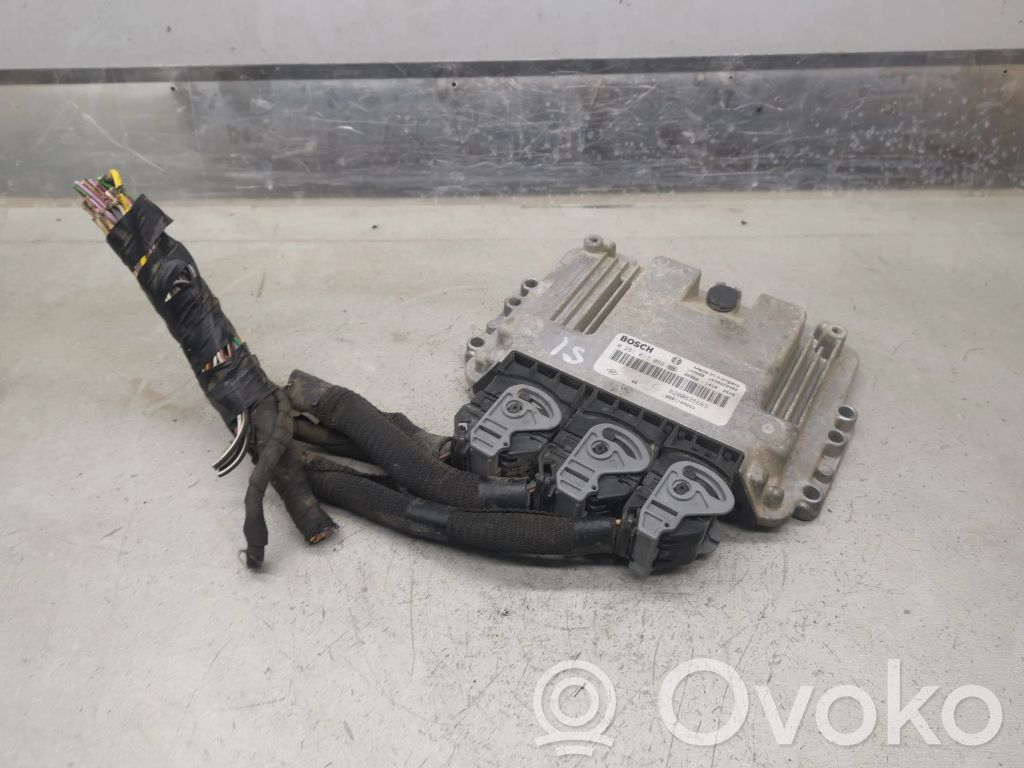 Engine control unit/module   0281017066,8200635663,8201105653