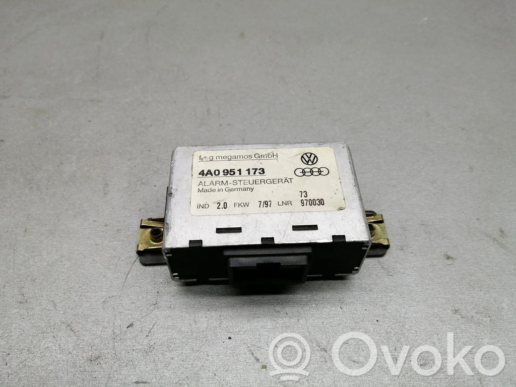 Unidad de control/módulo de alarma   4A0951173