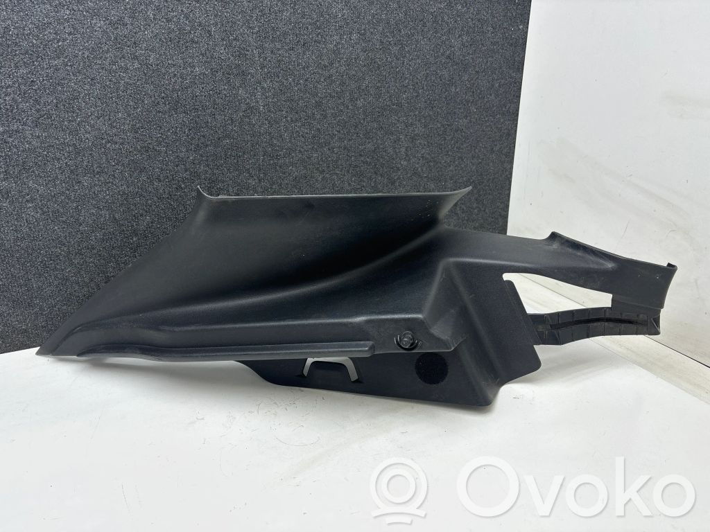 Volvo V40 Tailgate/trunk side cover trim 