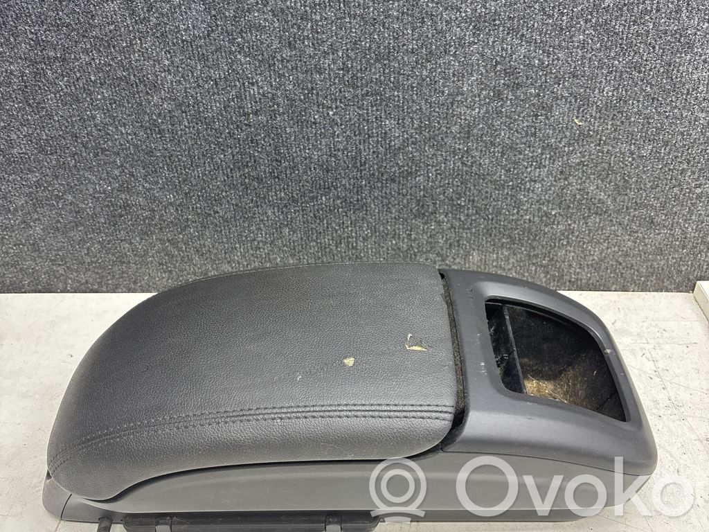 Opel Zafira C Armrest 