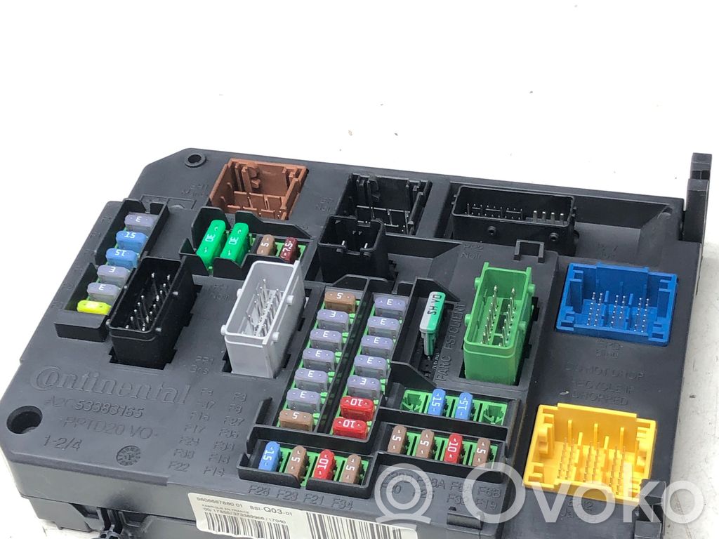 Peugeot 308 Fuse module 