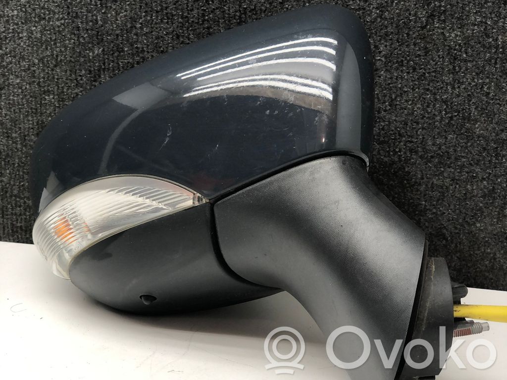 Renault Captur Front door electric wing mirror 