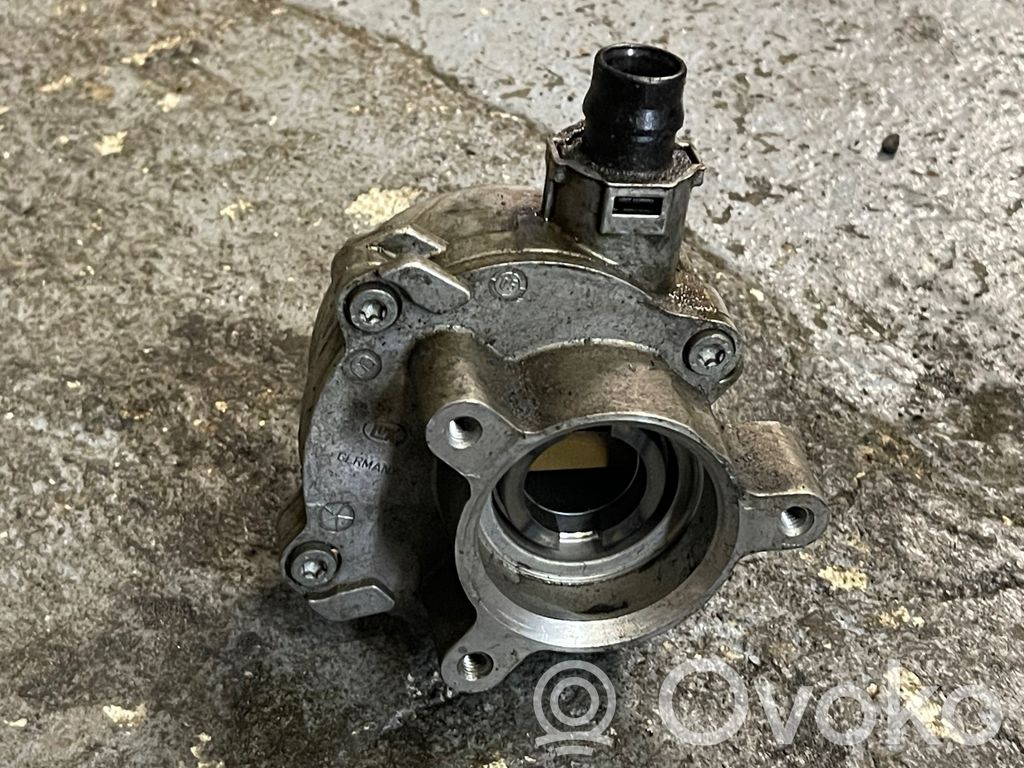 BMW 3 E92 E93 Vacuum pump 