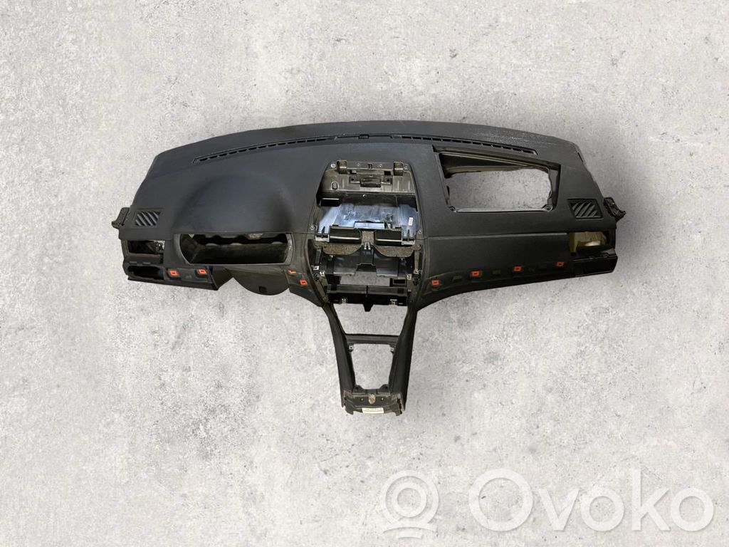 BMW X3 E83 Dashboard 