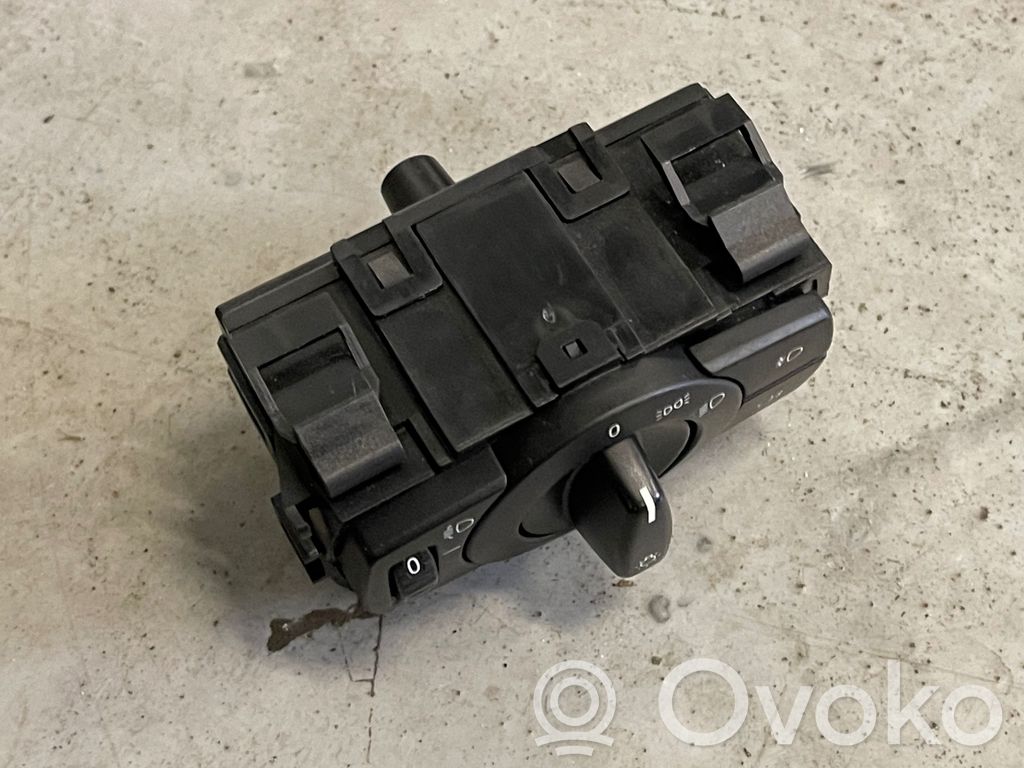 Light switch   6932794,0005109868,33600102