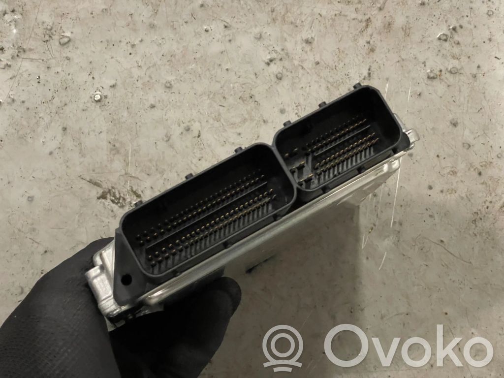 BMW 1 E81 E87 Engine control unit/module 