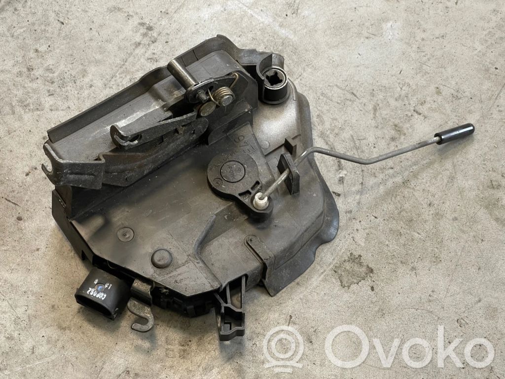 BMW M3 Priekšpusē slēdzene 