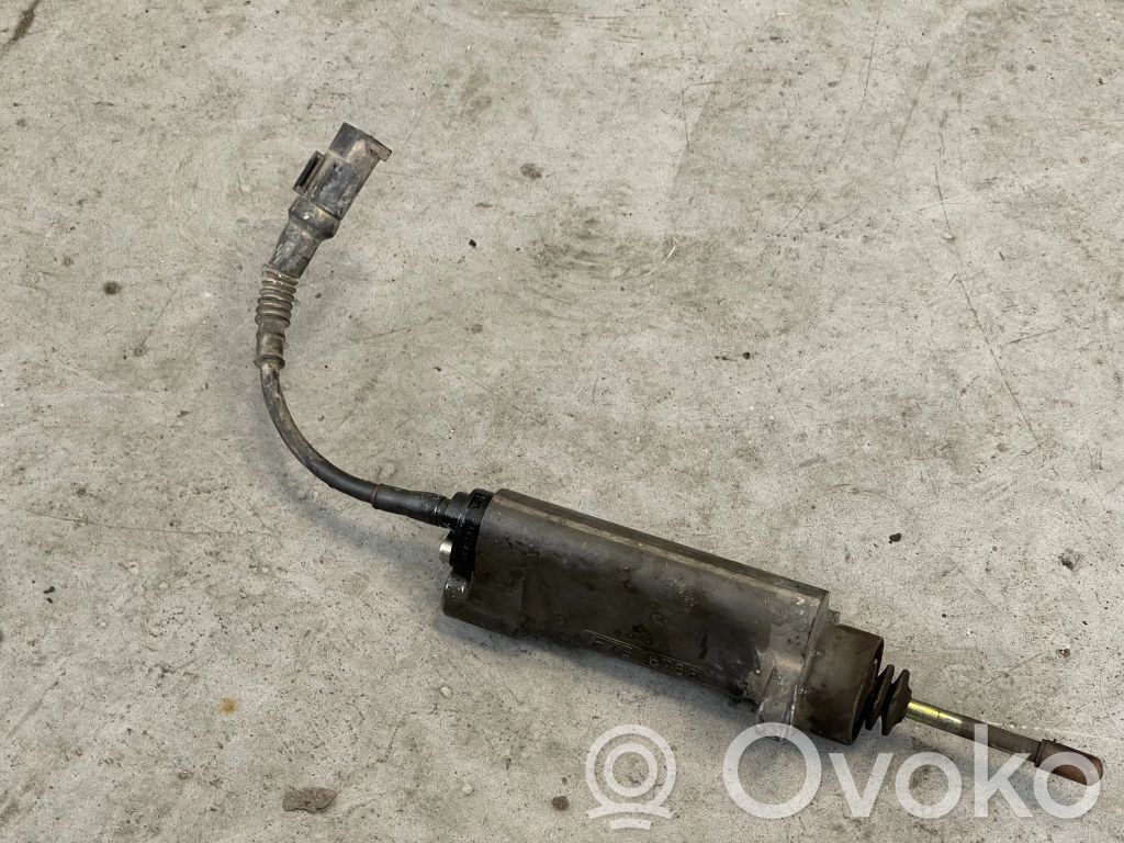Główny cylinder sprzęgła   2229841
