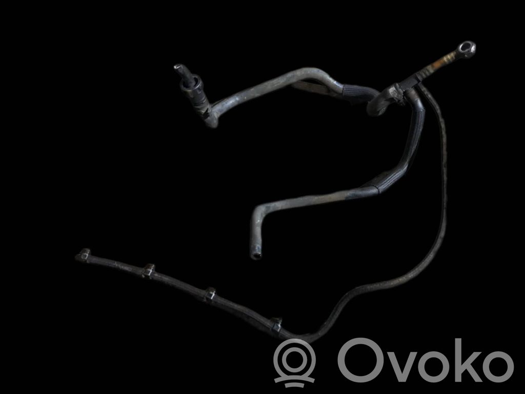BMW 5 E60 E61 Degvielas caurulīte (-es) 