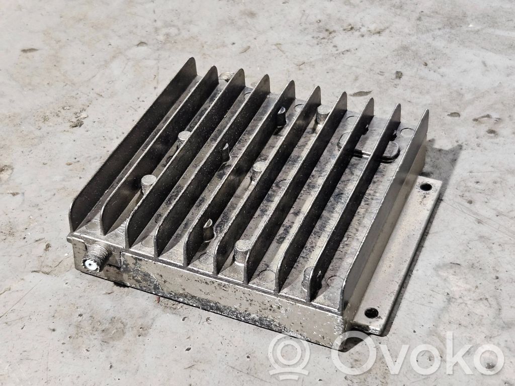 BMW 7 E38 Aerial antenna amplifier 