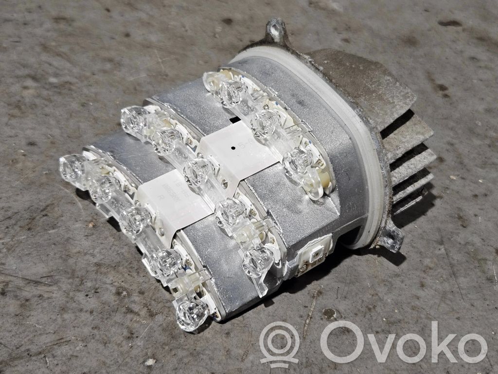 Headlight part   E4126622