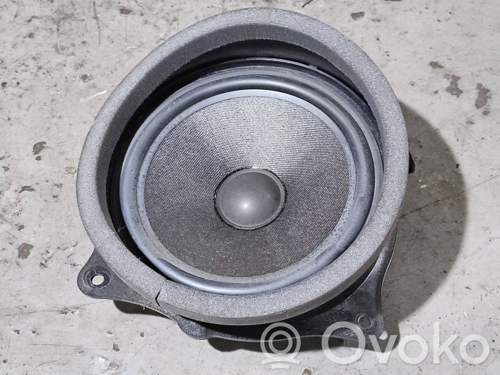 Altavoz de la puerta trasera   8379094,347414,4913430814