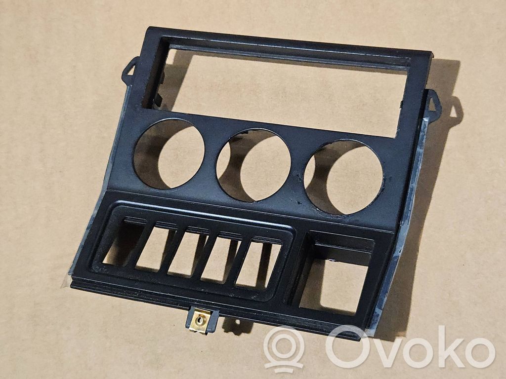 Konsola środkowa / Radio / GPS   51168398249