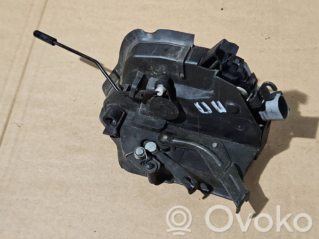 Front door lock   7011248