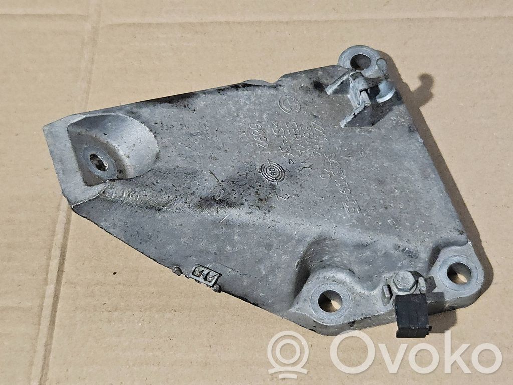 BMW X3 E83 Engine mounting bracket 