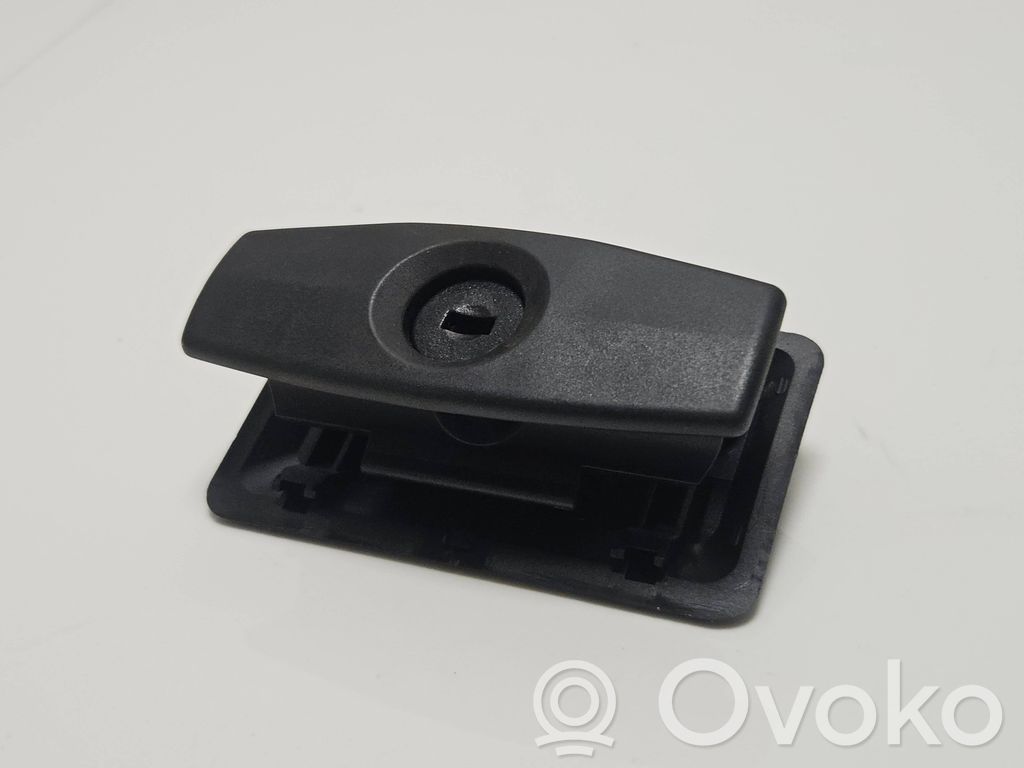 Coque console cache volant, colonne de direction   51167063508