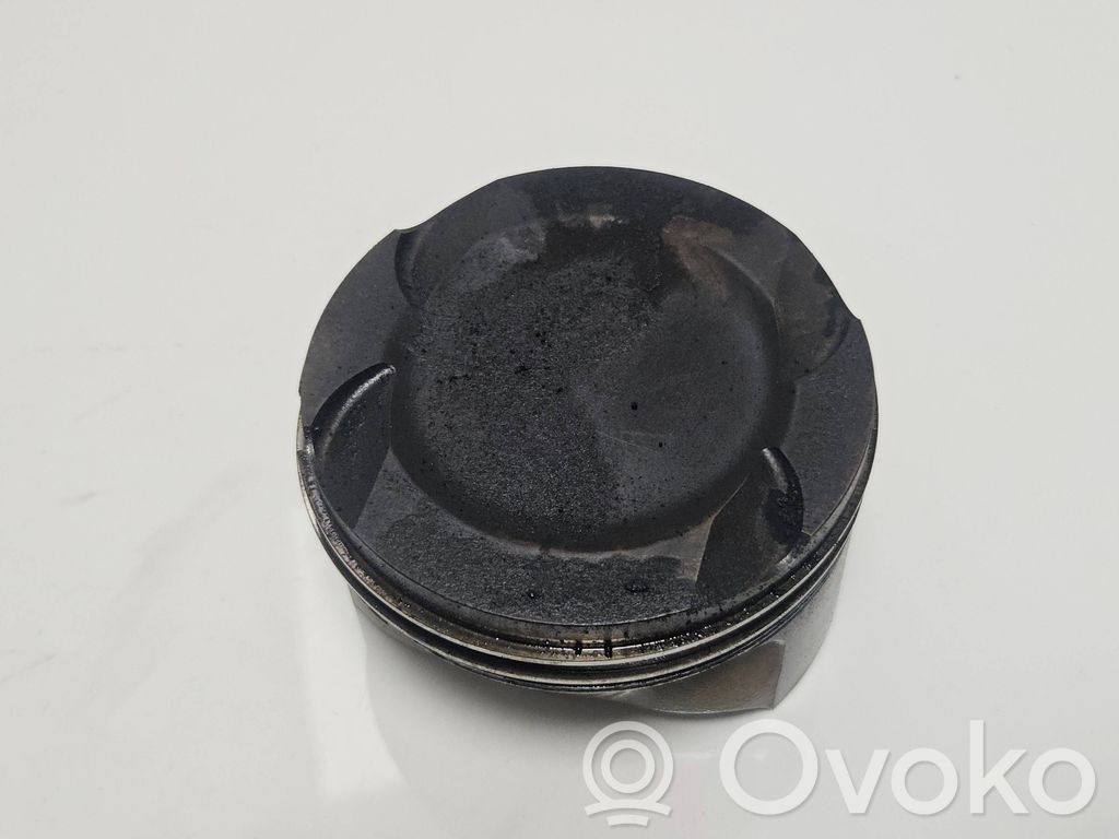 BMW X5 E70 Piston 
