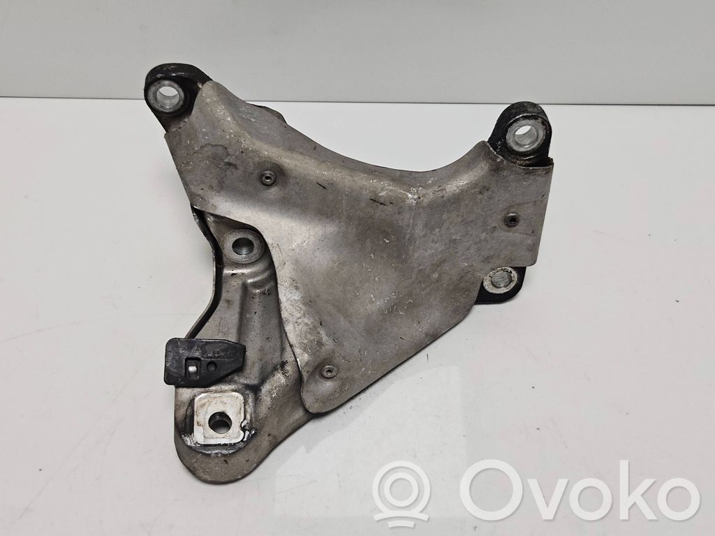 Engine mounting bracket   6772156