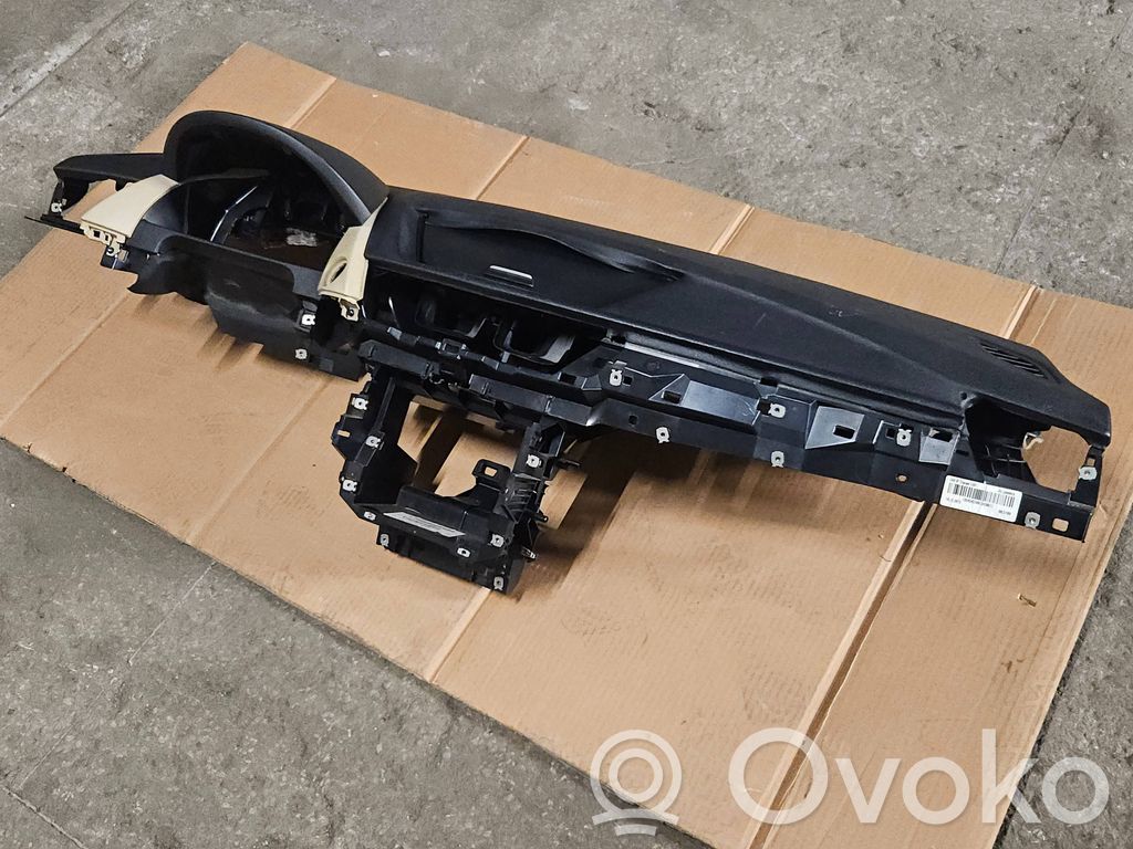 BMW X1 E84 Панель 