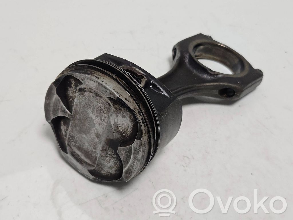 BMW M3 Piston with connecting rod 
