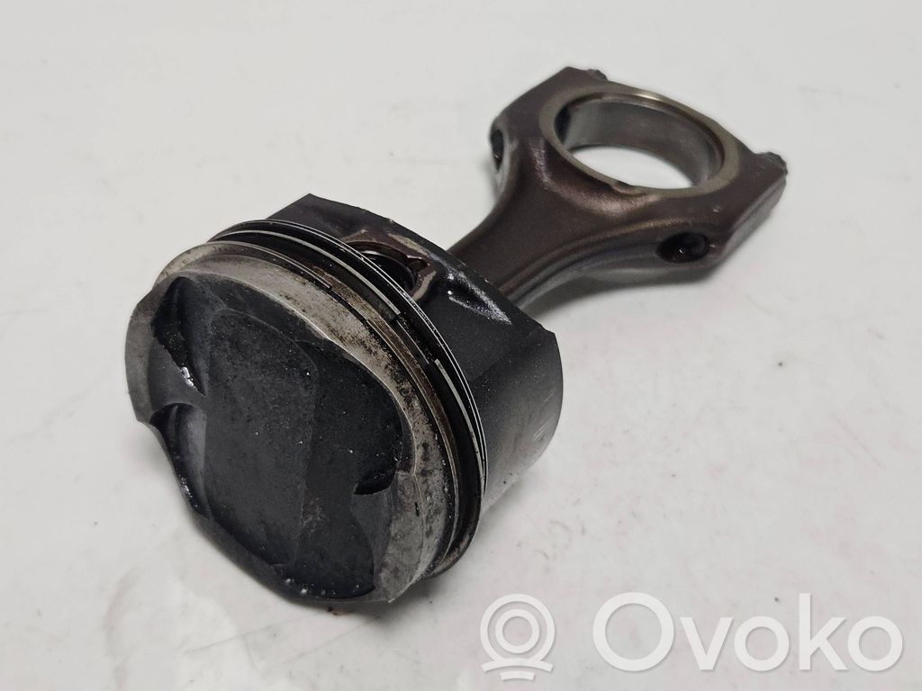 BMW M3 Piston with connecting rod 