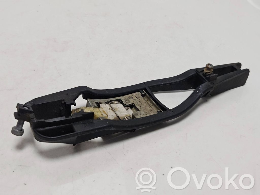 Etuoven ulkokahva   8216121