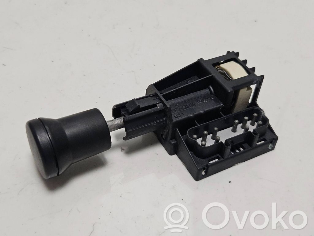 Light switch   61318353506