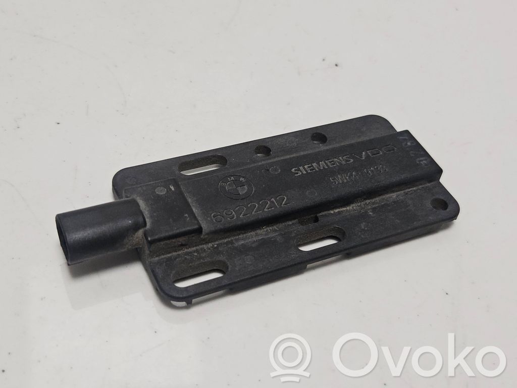 BMW 1 E82 E88 Keyless system antenna 