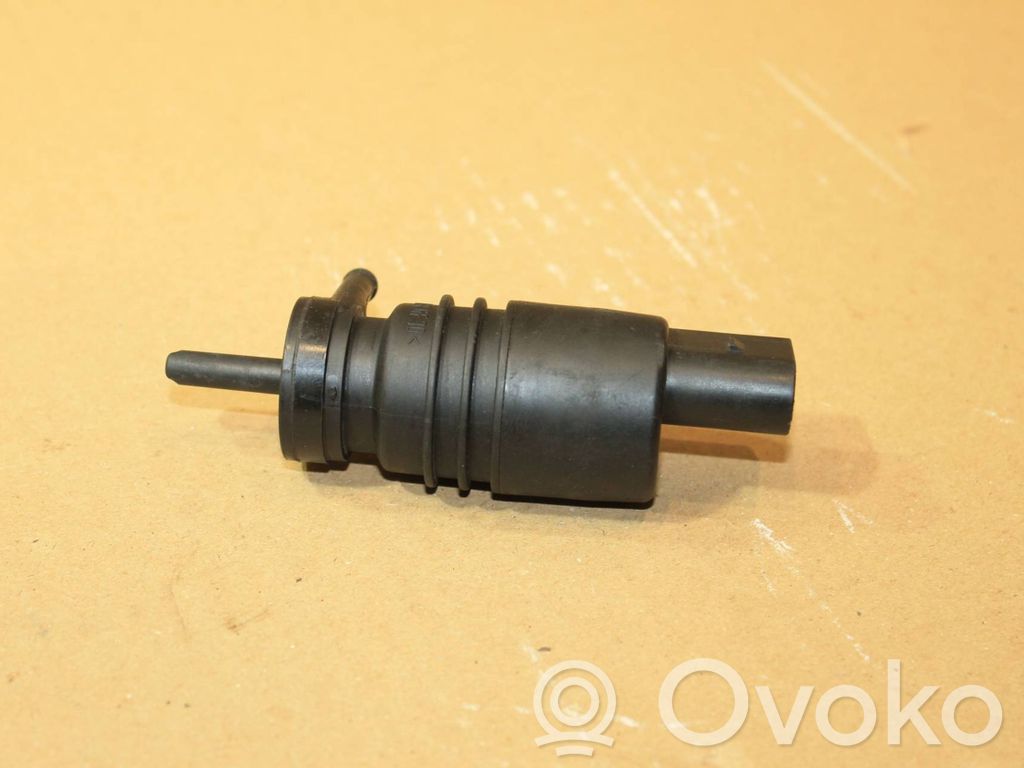 BMW X5 E53 Windscreen/windshield washer pump 