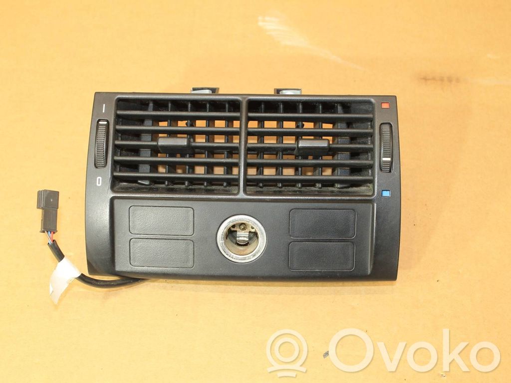 BMW X5 E53 Oro grotelės gale 