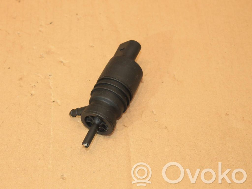 BMW X5 E53 Windscreen/windshield washer pump 
