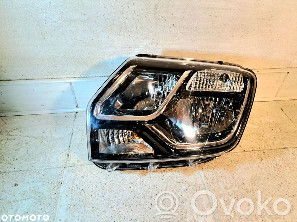 Dacia Duster II Faro/fanale 