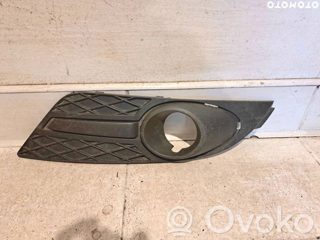 Ford Focus Pretmiglas luktura dekoratīvais režģis 