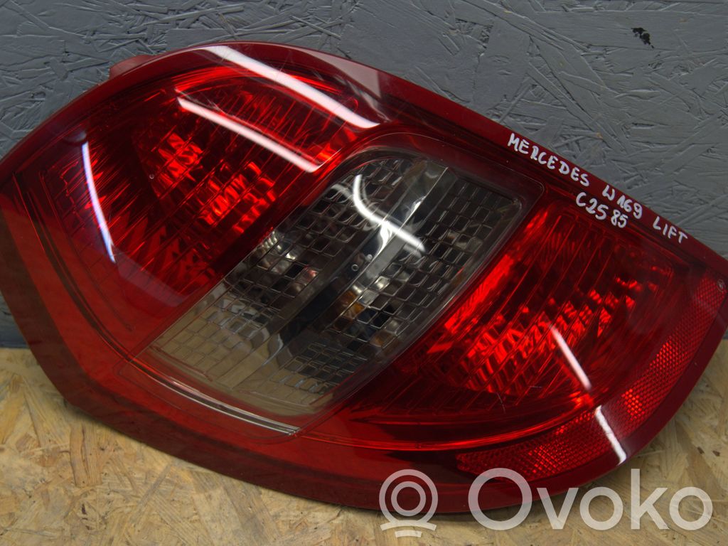 Mercedes-Benz A W169 Lampă spate în caroserie 