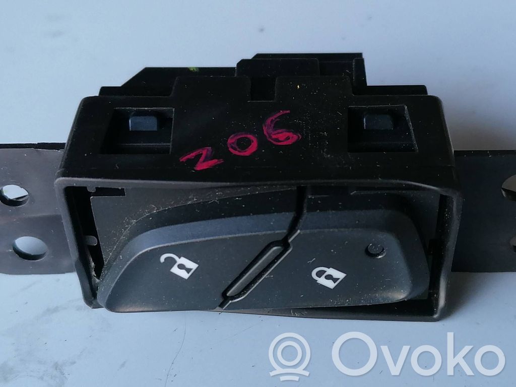 Central locking switch button   22916533