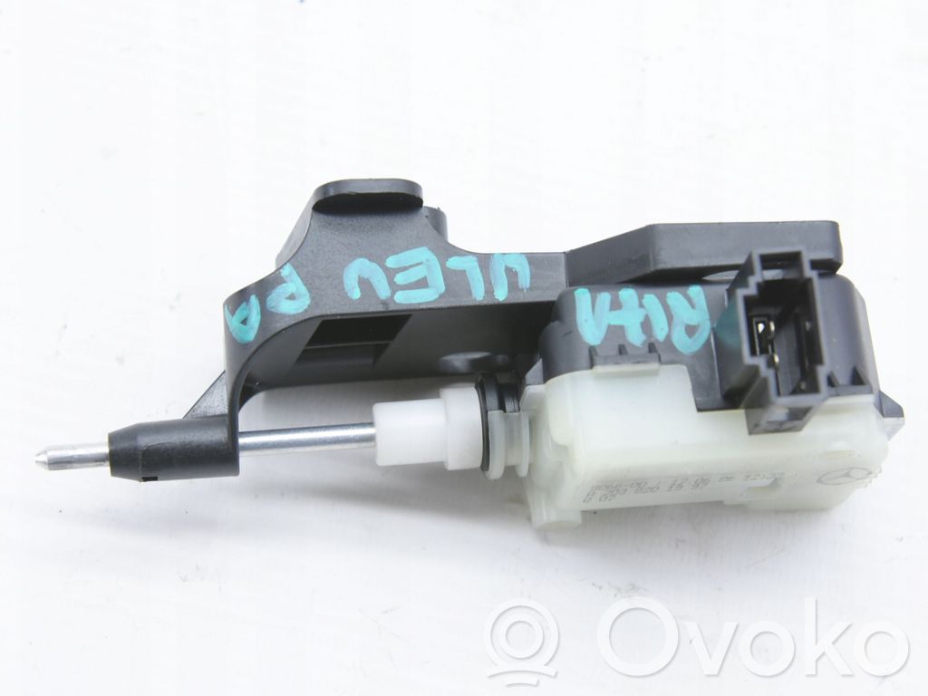Mercedes-Benz SLK R171 Fuel tank cap lock 