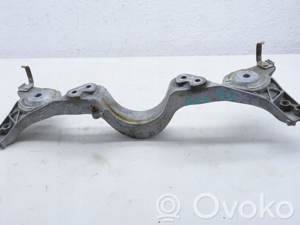 BMW X3 E83 Engine mounting bracket 